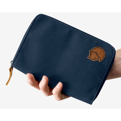 PASSPORT WALLET - US 2255