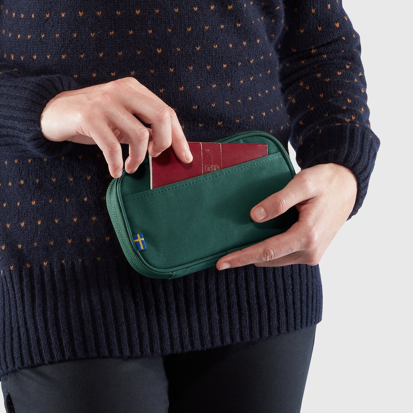 KÅNKEN TRAVEL WALLET - US 7397