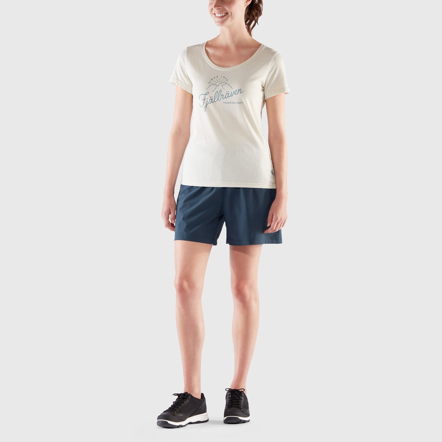 HIGH COAST RELAXED SHORTS W - US 3045