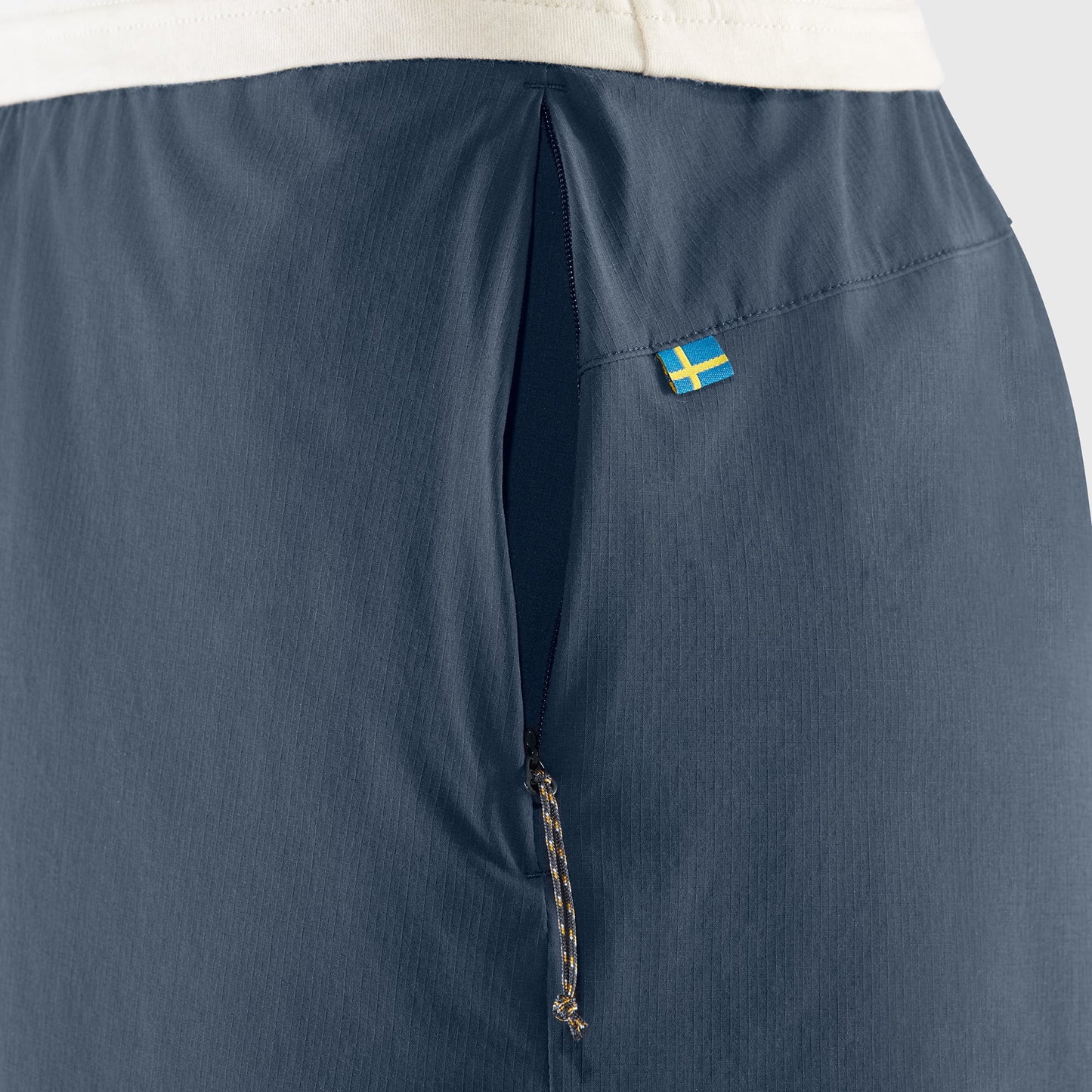 HIGH COAST RELAXED SHORTS W - US 1700