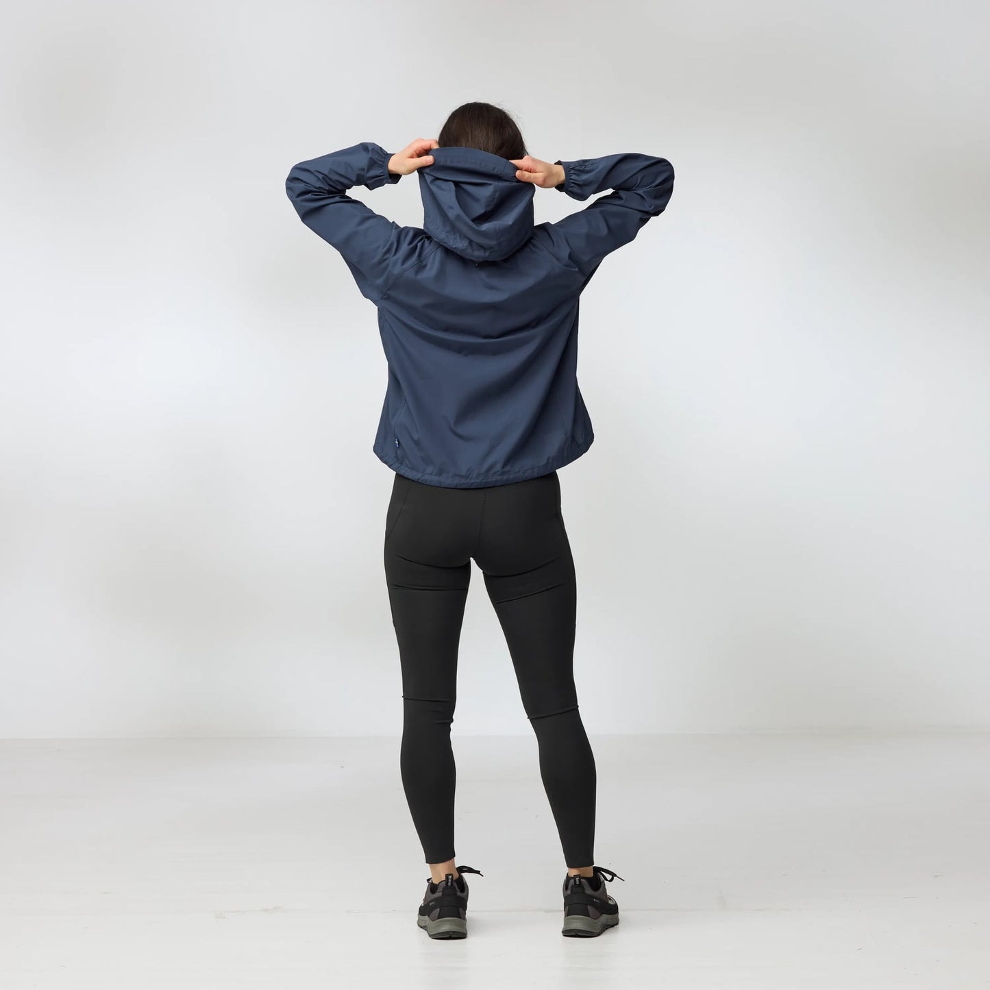 HIGH COAST SHORT WIND HOODIE W - US 3329