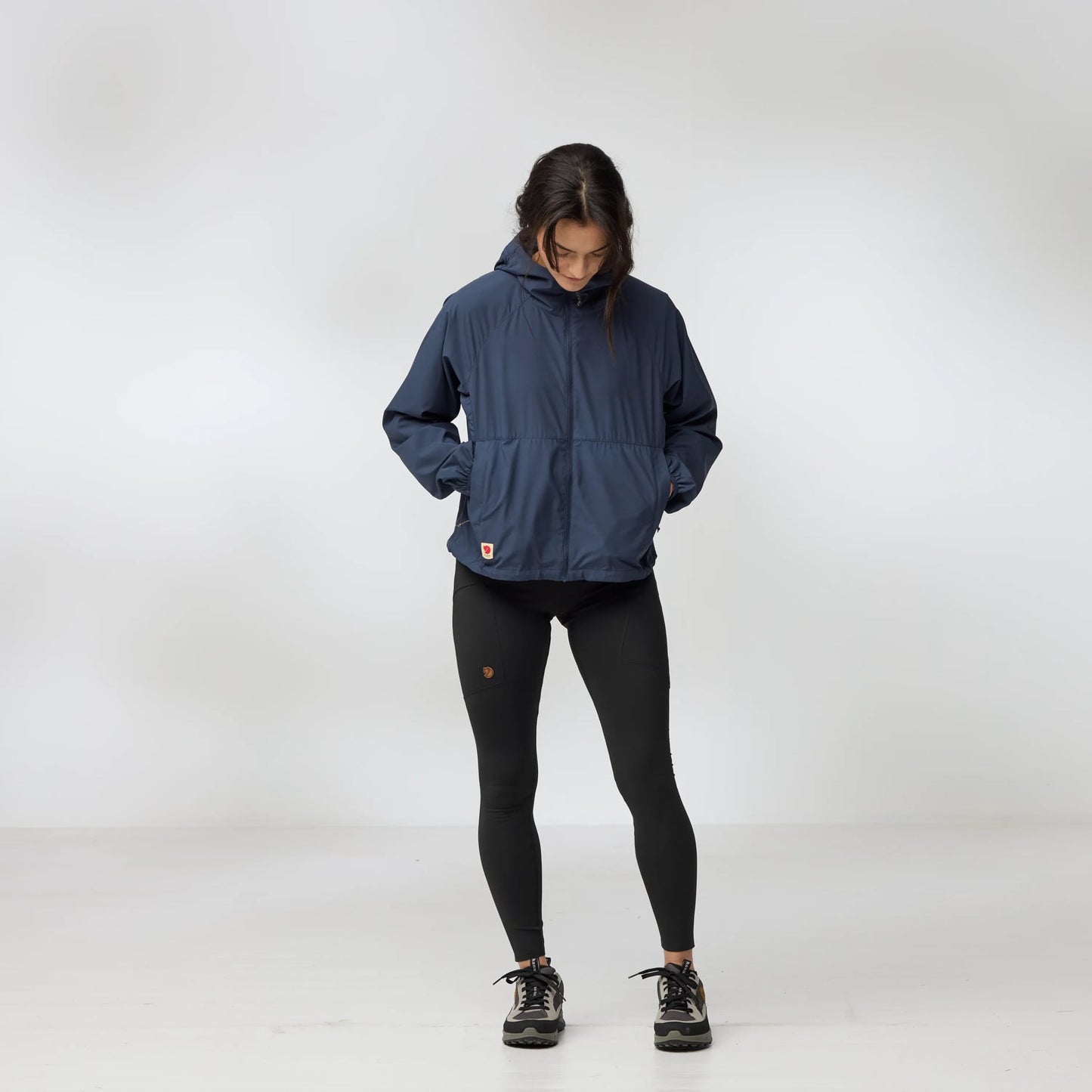 HIGH COAST SHORT WIND HOODIE W - US 3329