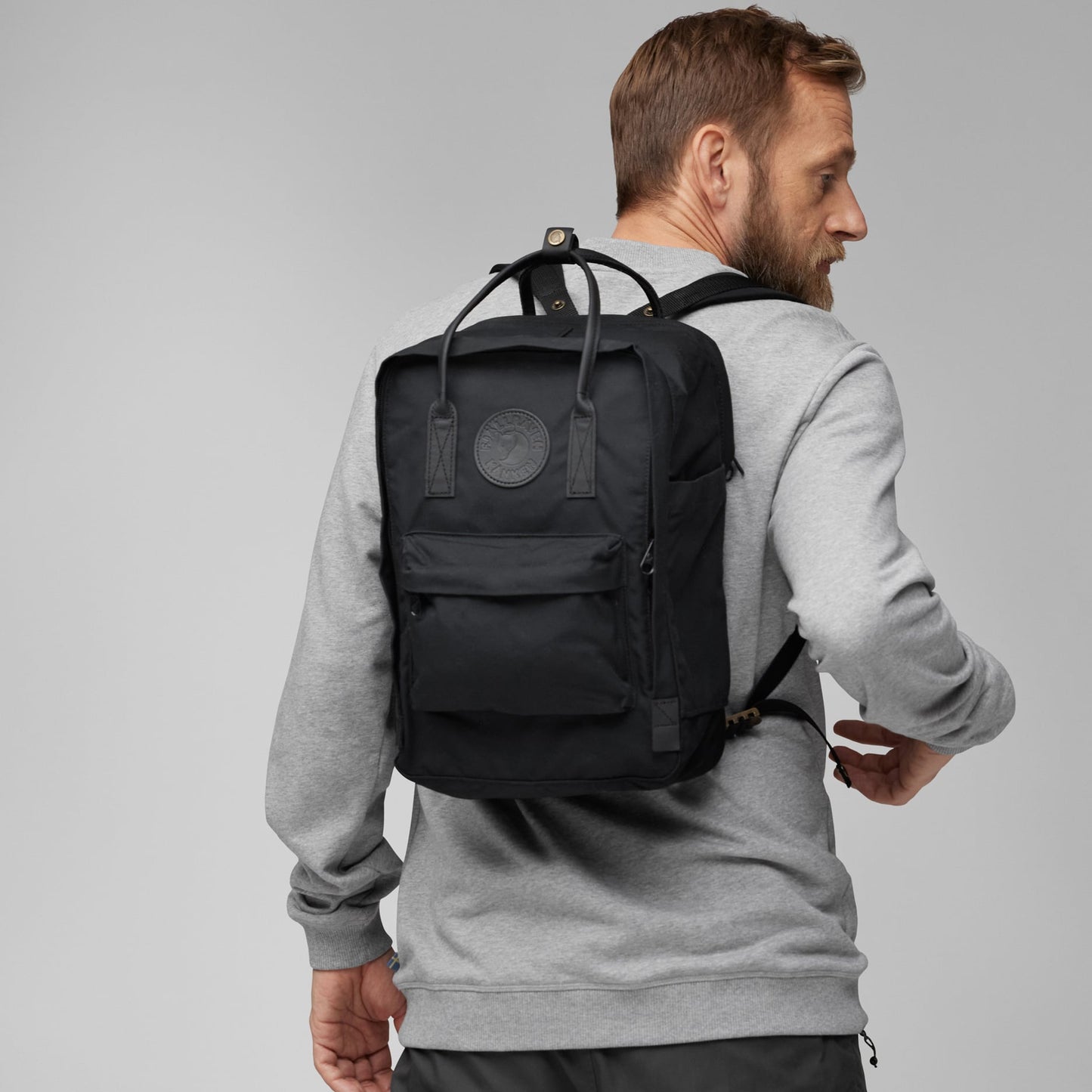 KÅNKEN NO. 2 BLACK LAPTOP 15 - US 7024