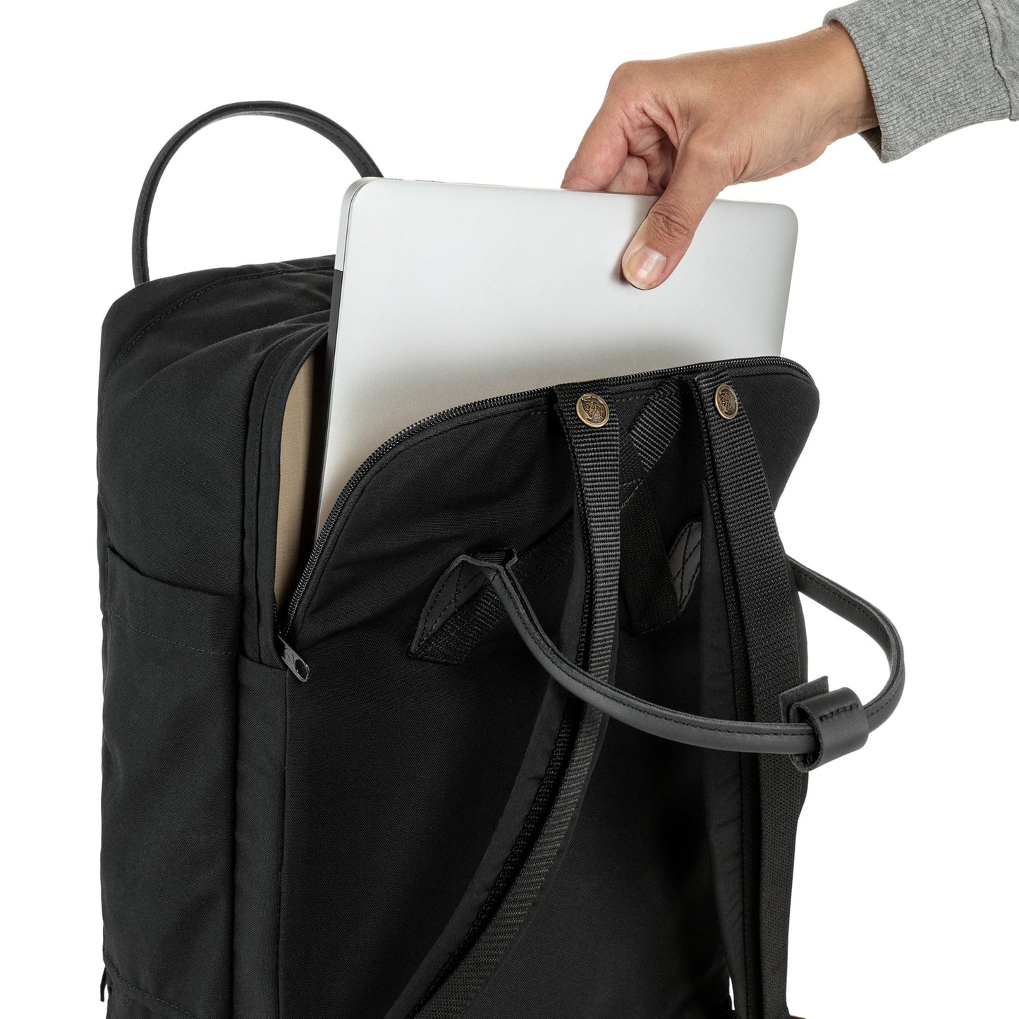 KÅNKEN NO. 2 BLACK LAPTOP 15 - US 7024