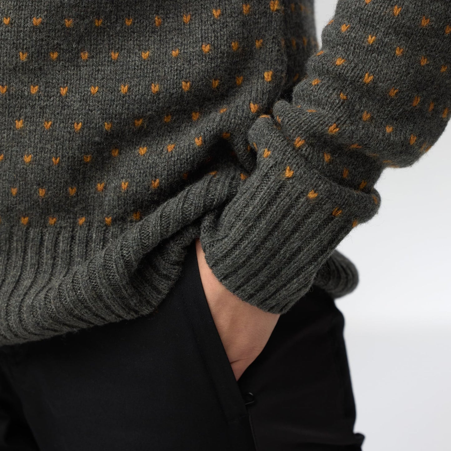 ÖVIK KNIT SWEATER W - US 1417