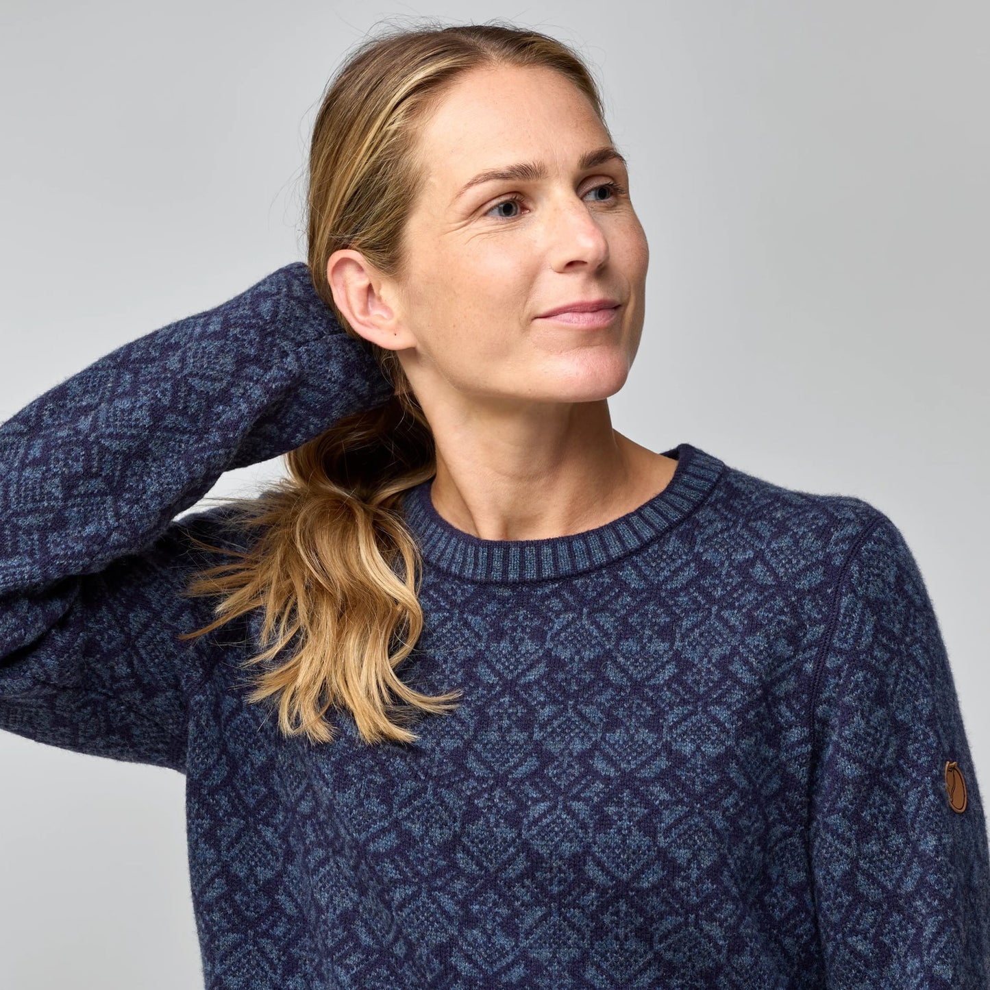 SNOW ROUND NECK SWEATER W - US 3298